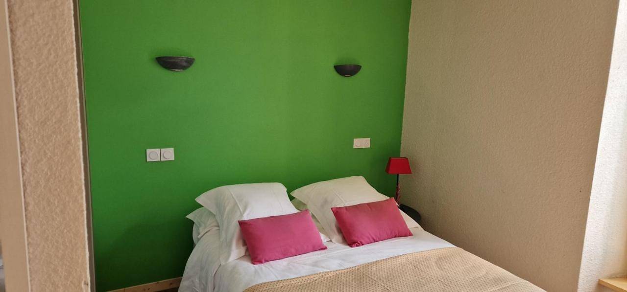 Twin Room in La Bourboule, Parc naturel régional des Volcans d'Auvergne