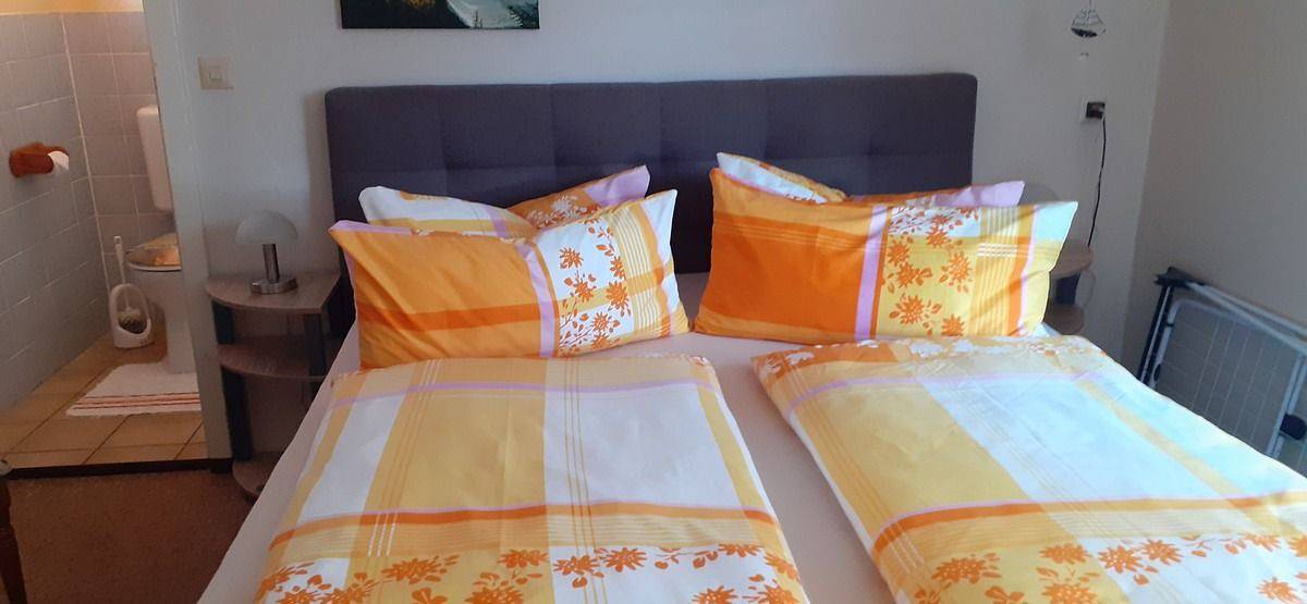 Gemütliches Ferienhaus mit Terrasse und eingezäuntem Garten auf Rügen in Ostseebad Glowe, Glowe