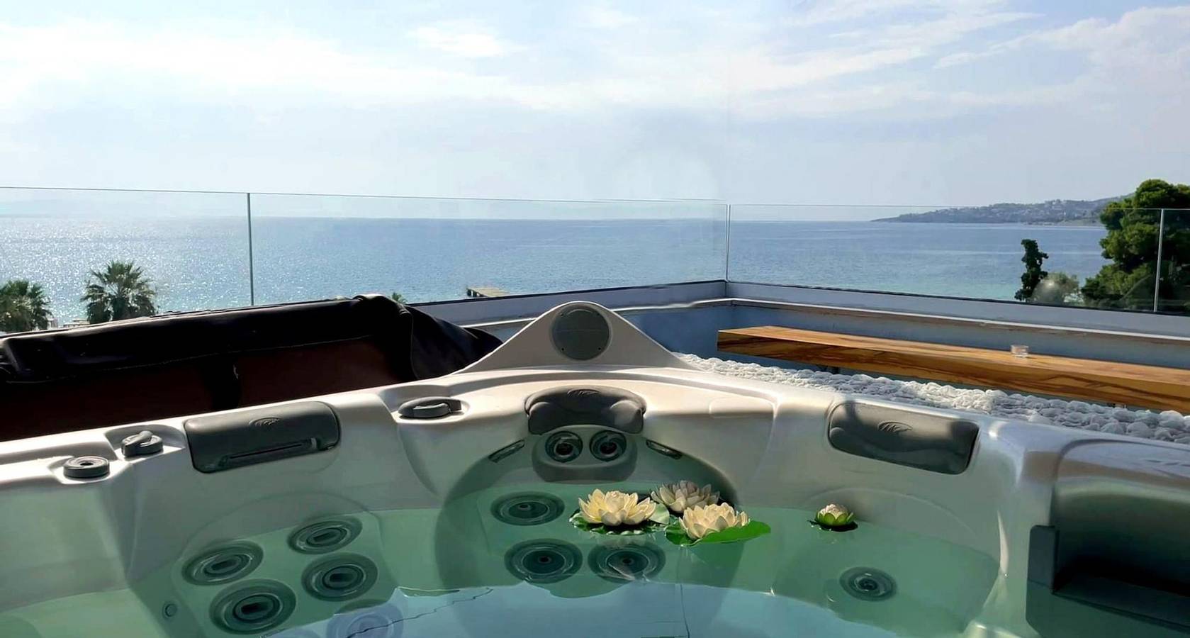 Gehele studio, Rooftop Loft with Hydromassage in Magnisia