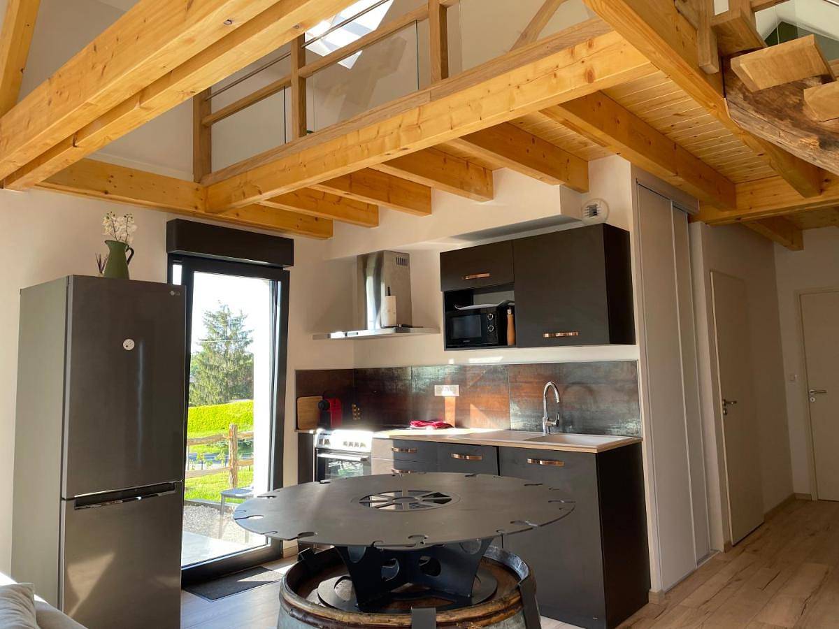 Gîte des 5 cépages avec jacuzzi 3 étoiles in Étoile (homonymie), Jura