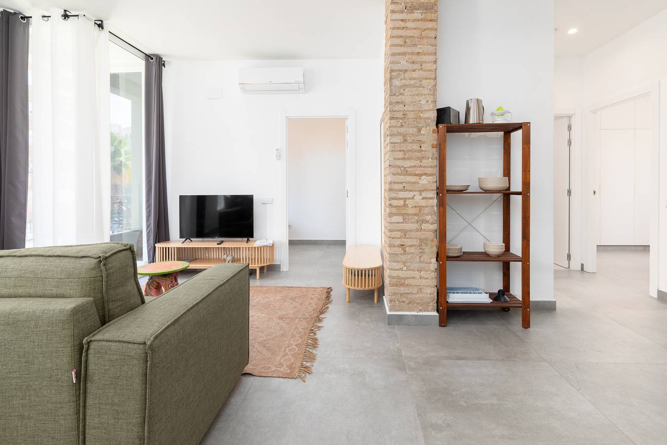 Entire apartment, Holiday apartment for 5 people with balcony in Arrancapins, Valencia