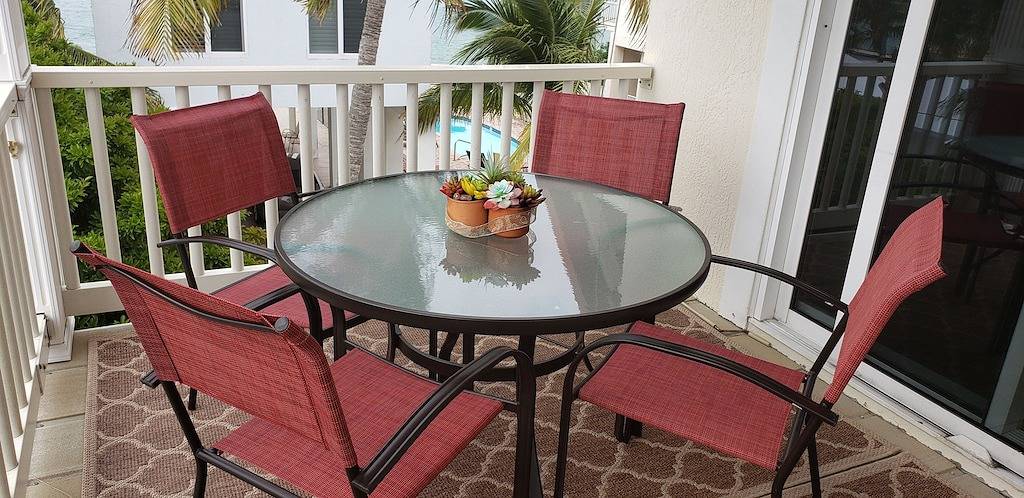 Luxury Gulf Front Villa On Gulf Of Mexico 3 Beds 3 Bath~Tiki Bar~Jacuzzi~Pool!! in Marathon, Monroe County