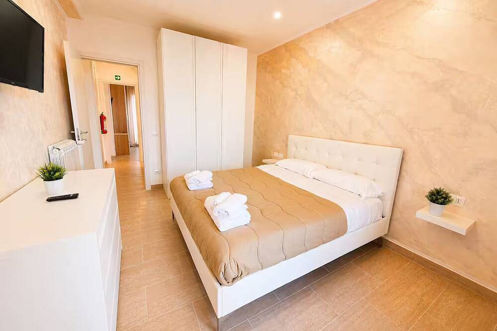 Entire apartment, Vacation House Grecale Apartment Leonardo Airport in Fiumicino, Rome Province