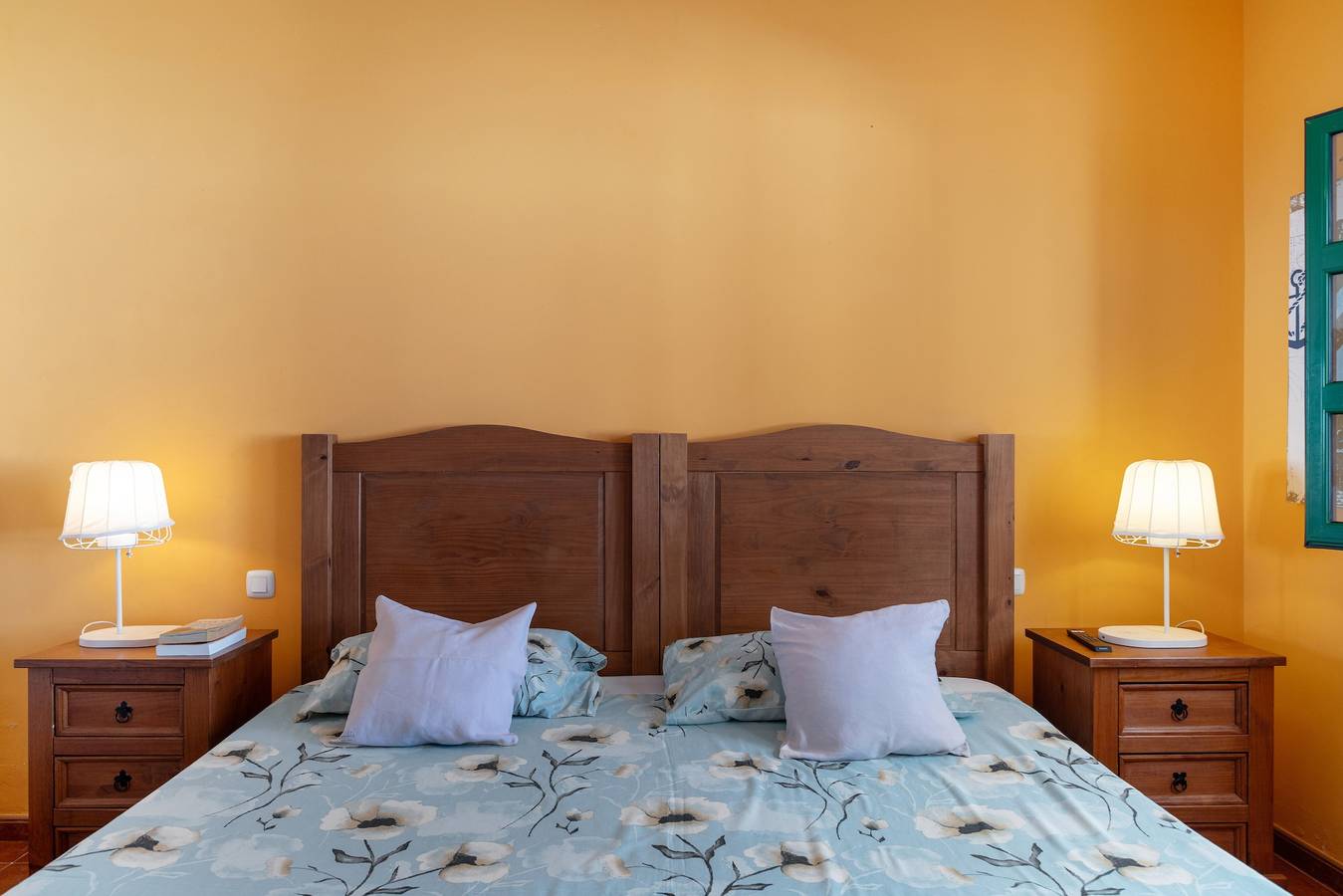 Entire apartment, Junior Suite with Pool View for Holidays, Wi-Fi and Air Conditioning in Yaiza, Timanfaya National Park