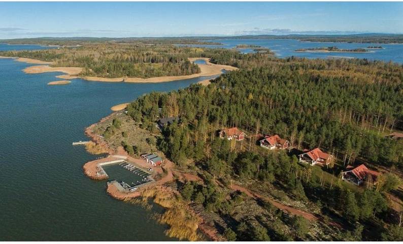 Semesterby för 8 Personer, med Balkong samt Terass och Trädgård och Bastu på Åland