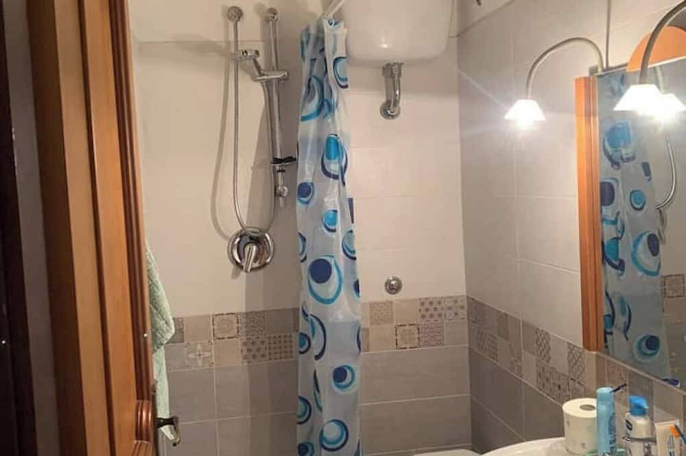 Charming Single Room with Balcony in the Heart of Diamante in Diamante (desambiguación), Costa Tirrénica Calabria