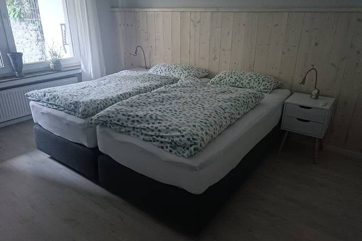 Ganze Wohnung, Wohnen auf Zeit 

in einer neu renovierten Wohnung mit eigener Terrasse in Schalksmühle, Märkischer Kreis