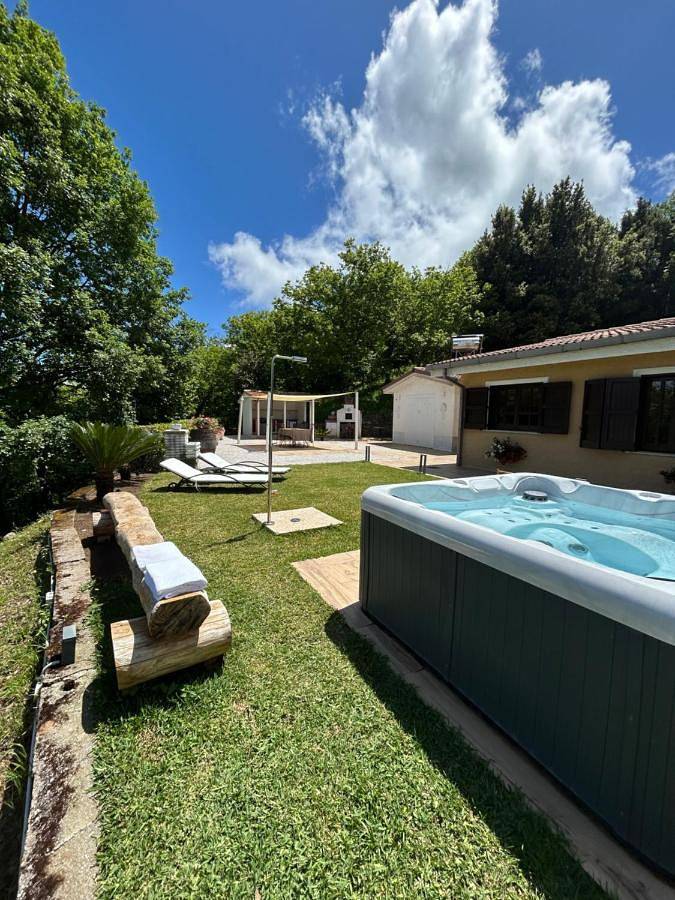 Casa vacanza per 6 persone, con Idromassaggio e Giardino nonché Piscina a San Giovanni a Piro
