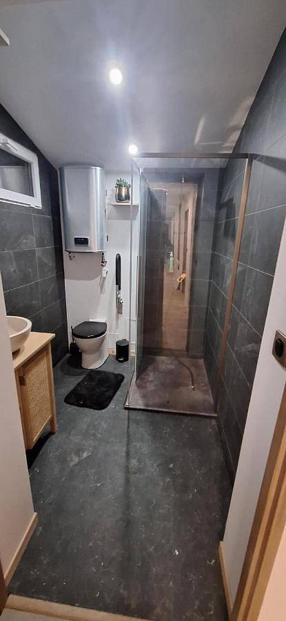 Gîte pour 4 personnes, avec piscine ainsi que jacuzzi et jardin à Alixan - 3