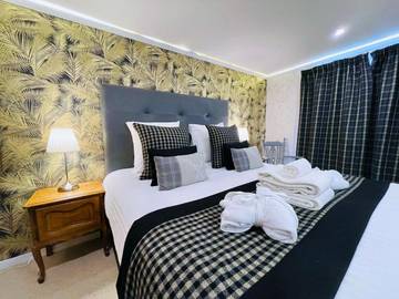 Hôtel pour 2 personnes, avec sauna ainsi que terrasse et jacuzzi à Auzelles