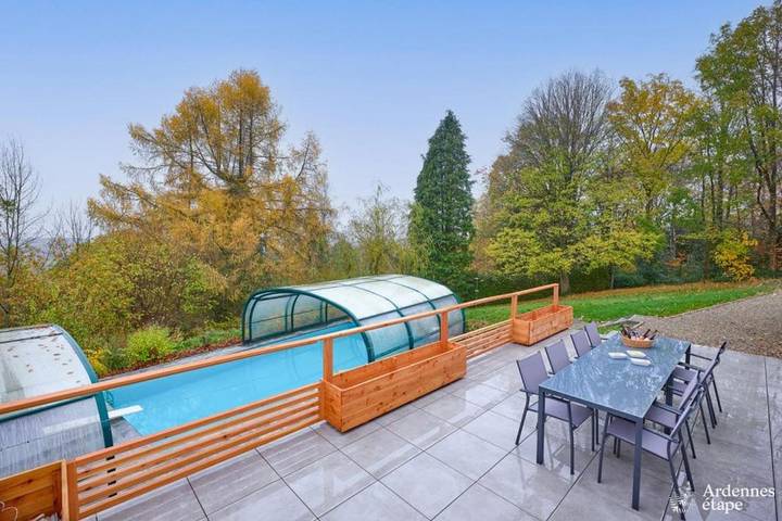 Ferienhaus für 8 Personen, mit Sauna und Garten sowie Pool und Terrasse, kinderfreundlich