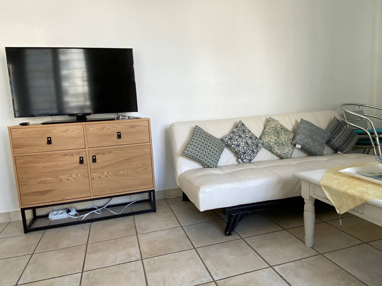 Entire apartment, Seafront studio in Les Sables-d'Olonne, pet-friendly in Les Sables-d'Olonne, Vendée