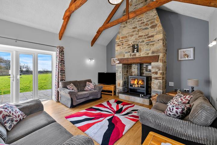 Villa for 7 people, with garden and terrace, with pets in Devon