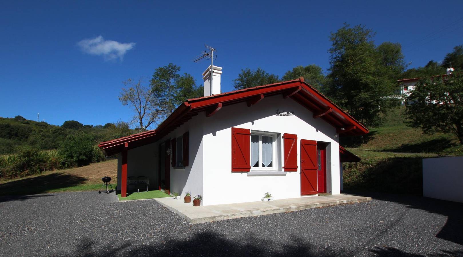 Gîte for 4 Guests in Louhossoa, Bayonne region