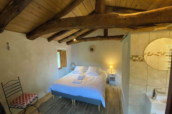 Location de vacances pour 6 personnes, avec jardin et piscine à L'Estréchure - 3