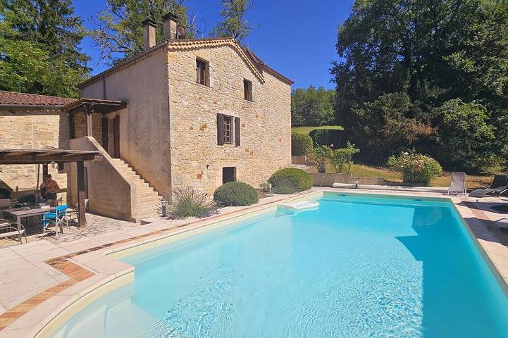 Location de vacances pour 14 personnes, avec Terrasse ainsi que Jardin et Piscine à Floressas