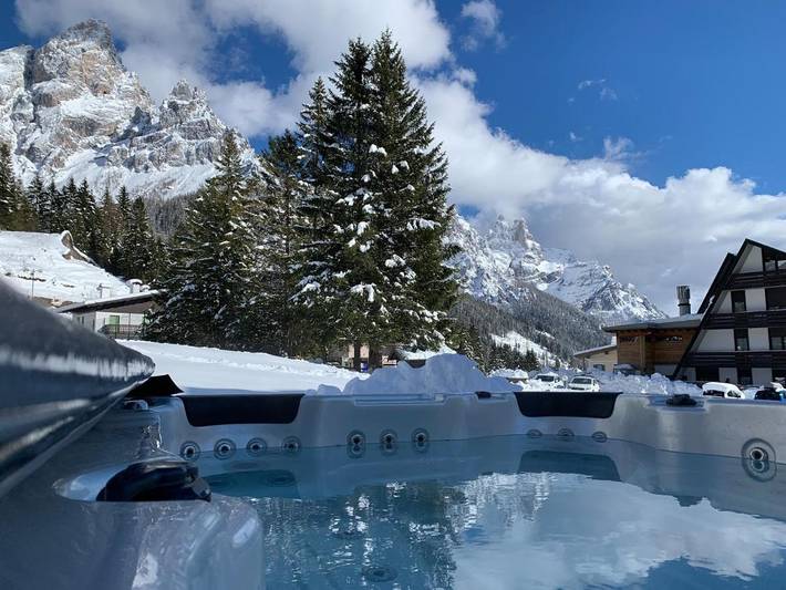 Location de vacances pour 3 personnes, avec jardin ainsi que sauna et jacuzzi, adapté aux familles à San Martino di Castrozza - 2