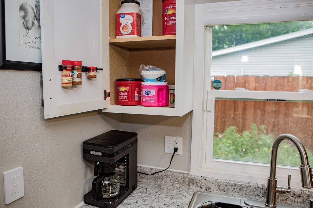 3031 W Olive St · Cheerful 2-Bedroom w/ convenient Expressway access in Springfield (MO), Greene County (MO)