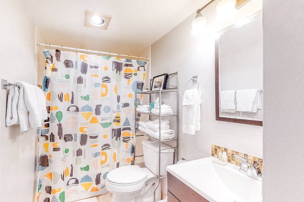 Ganze Wohnung, Am Fluss Wohnung w / Blick auf die Berge - in der Nähe Komfort & der Piste! in Eagle-Vail, Beaver Creek