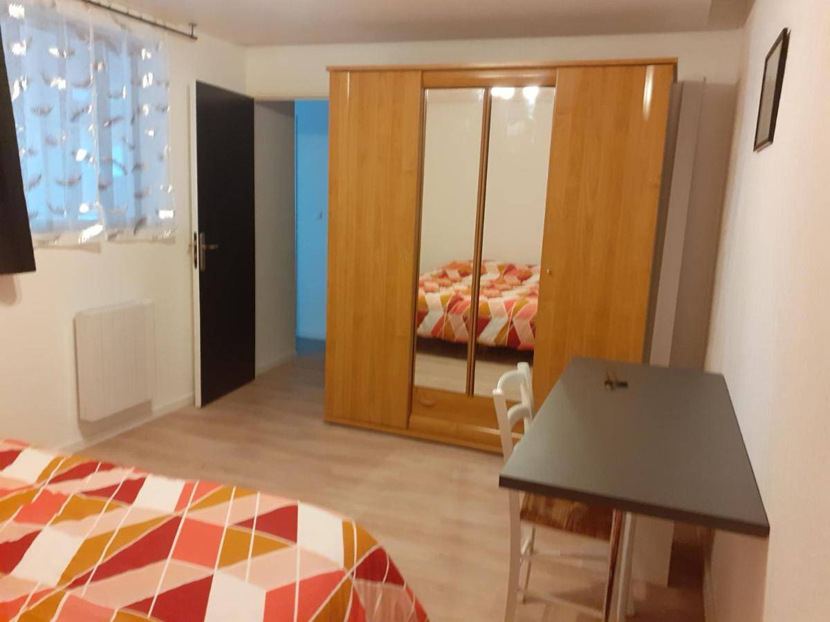 Appartement entier, Two-Bedroom Apartment in Déville-lès-Rouen, Région de Rouen