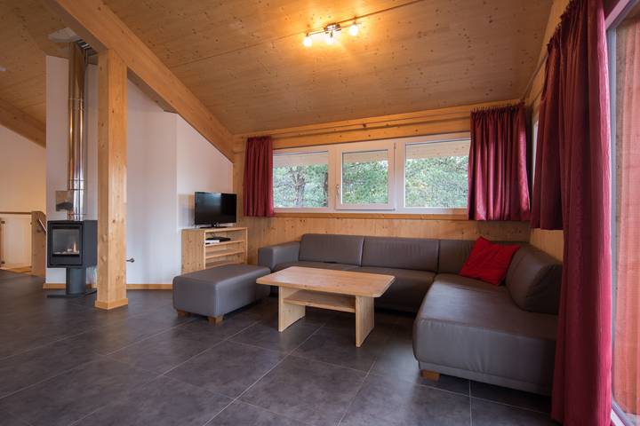 Ferienhaus für 12 Personen, mit Balkon und Whirlpool sowie Sauna