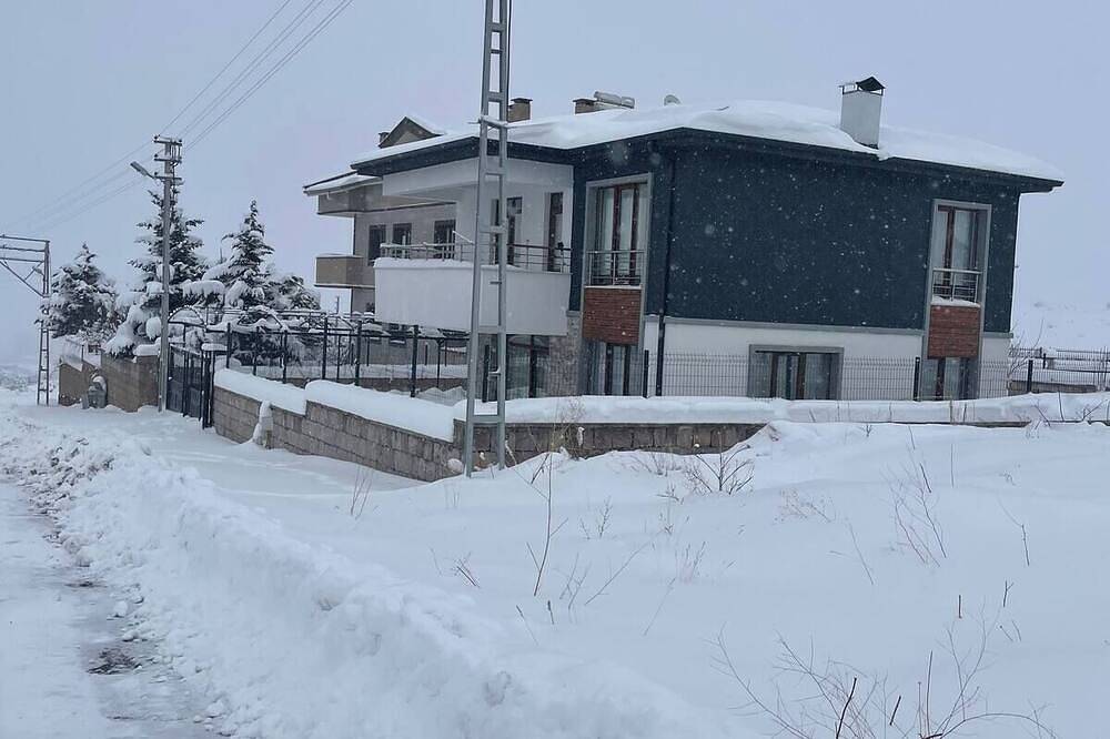Erciyes Daği Kayak Merkezi Yakini Bireysel İki Katli Villa in Central Anatolia region