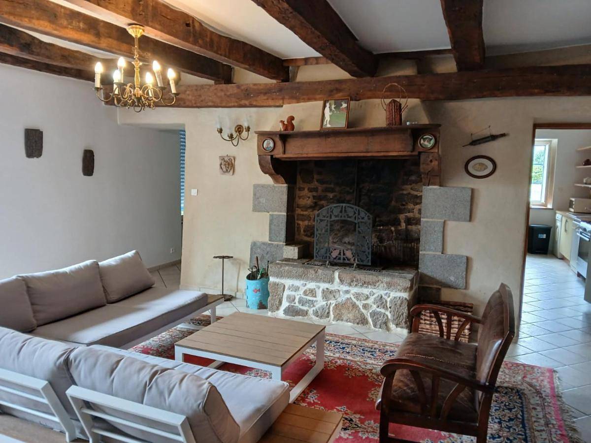 Five-Bedroom House in Saint-Rémy-du-Plain, Fougères-Vitré