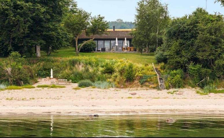 Ferienhaus für 6 Personen, mit Terrasse und Ausblick in Ulslev Strand