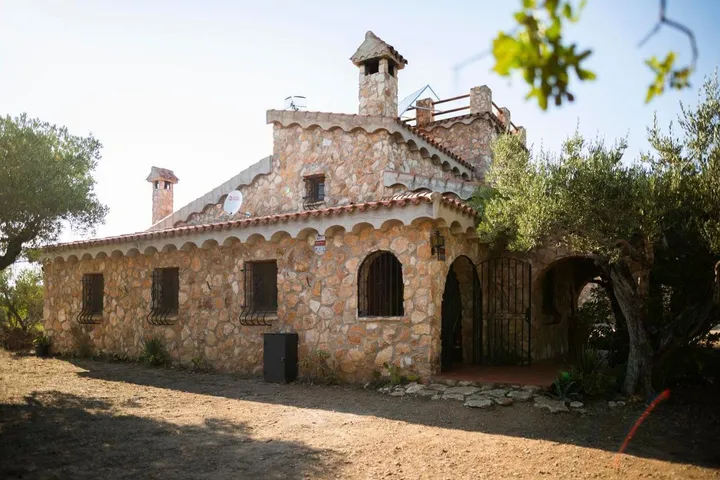 Maison de campagne pour 9 personnes, avec vue ainsi que jardin et piscine, adapté aux familles - 1