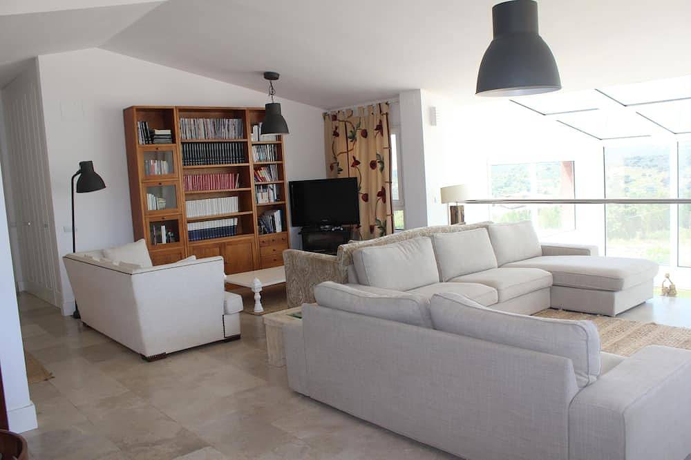 Finca el Enebro in Valdemorillo, Madrid Province