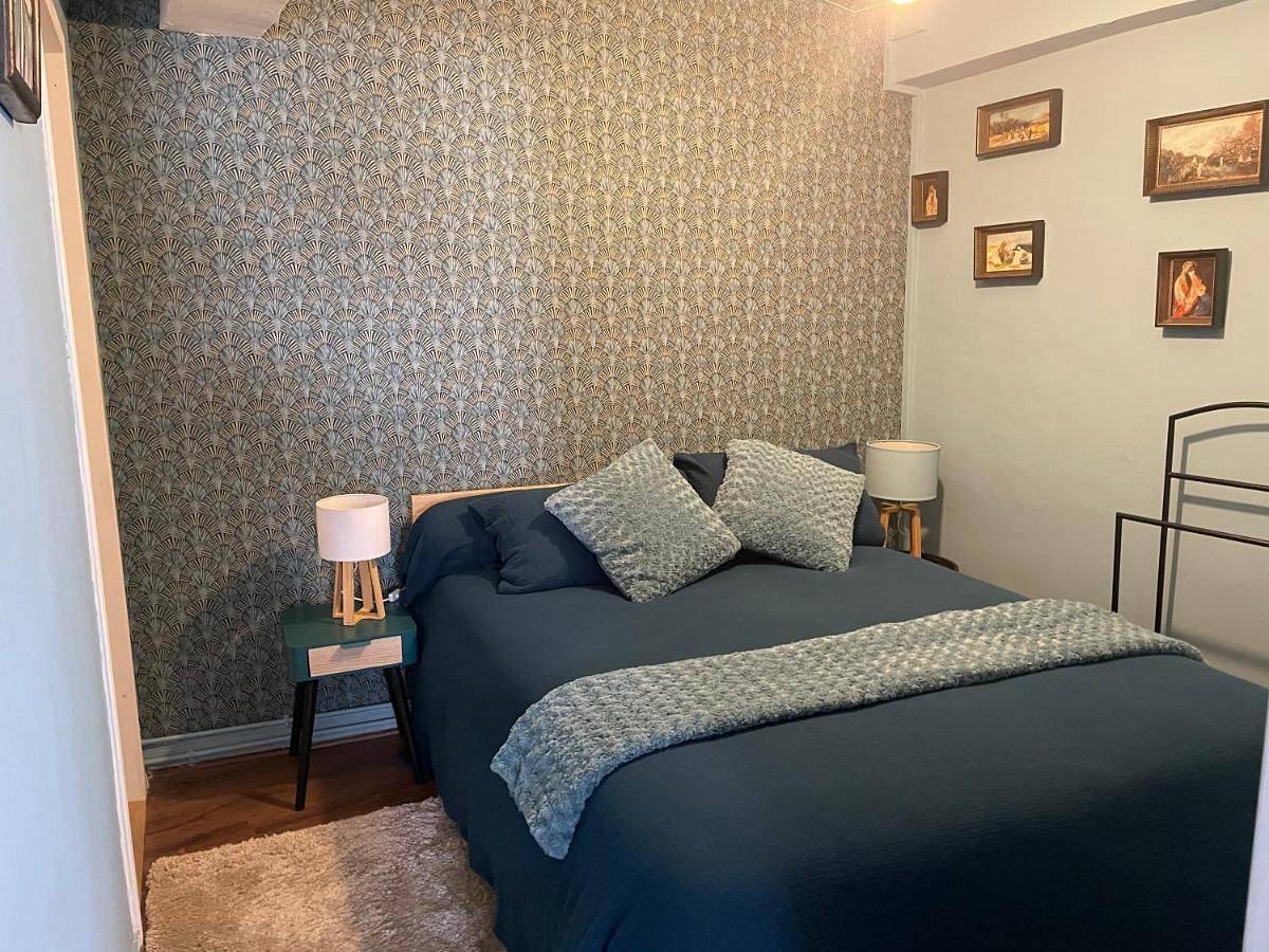 Appartement entier, One-Bedroom Apartment in Salies-de-Béarn, Béarn