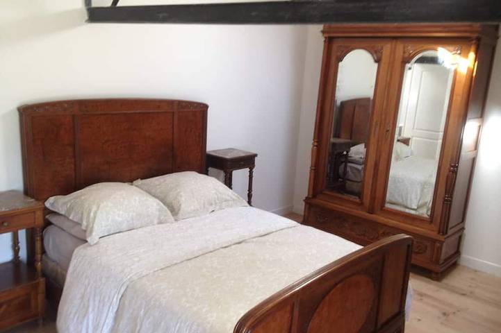 Location de vacances pour 8 personnes, avec piscine ainsi que jardin et terrasse à Dœuil-sur-le-Mignon - 2