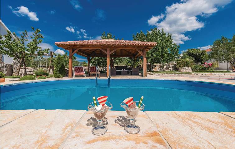 Ferienhaus für 6 Personen, mit Whirlpool und Terrasse, mit Haustier