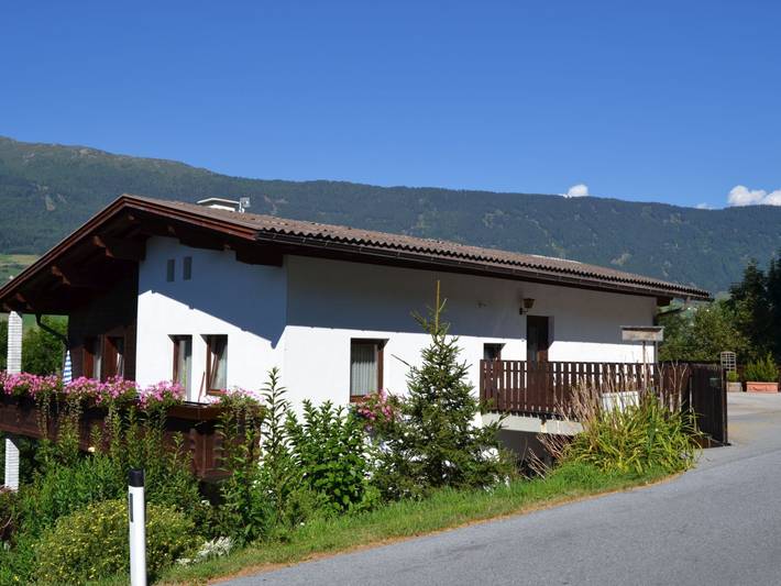 Ferienwohnung für 5 Personen, mit Balkon und Ausblick im Pitztal