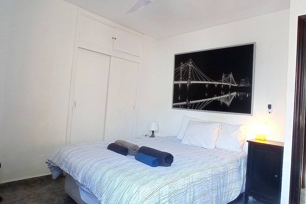 Apartamento entero, Céntrico y acogedor, Triana, Lovely Flat + Picina, Pool in Central Seville, Sevilla