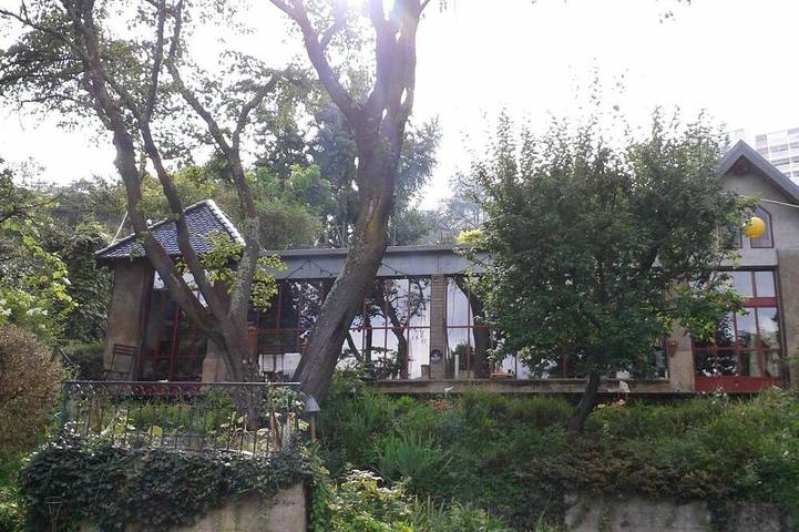 Location de vacances pour 4 personnes, avec terrasse et jardin à La Mulatière