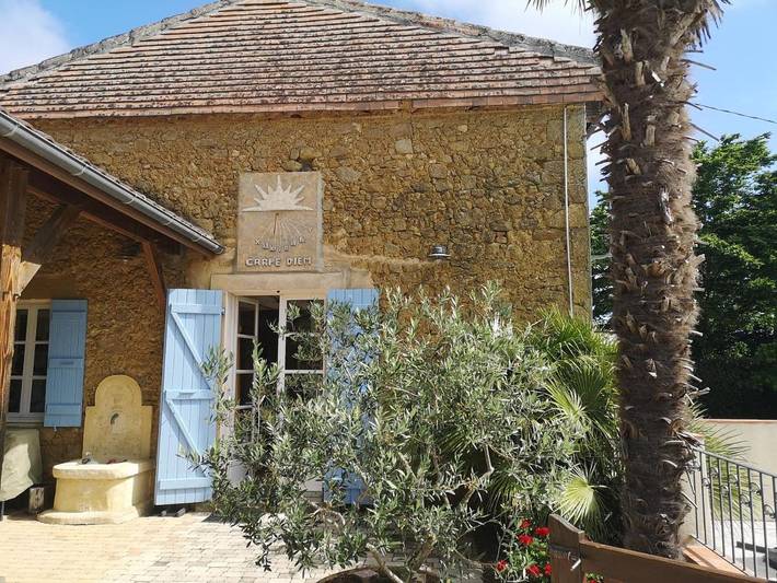 Chambre d’hôte pour 2 personnes, avec Balcon et Terrasse ainsi que Jardin et Piscine dans Saint-Christaud