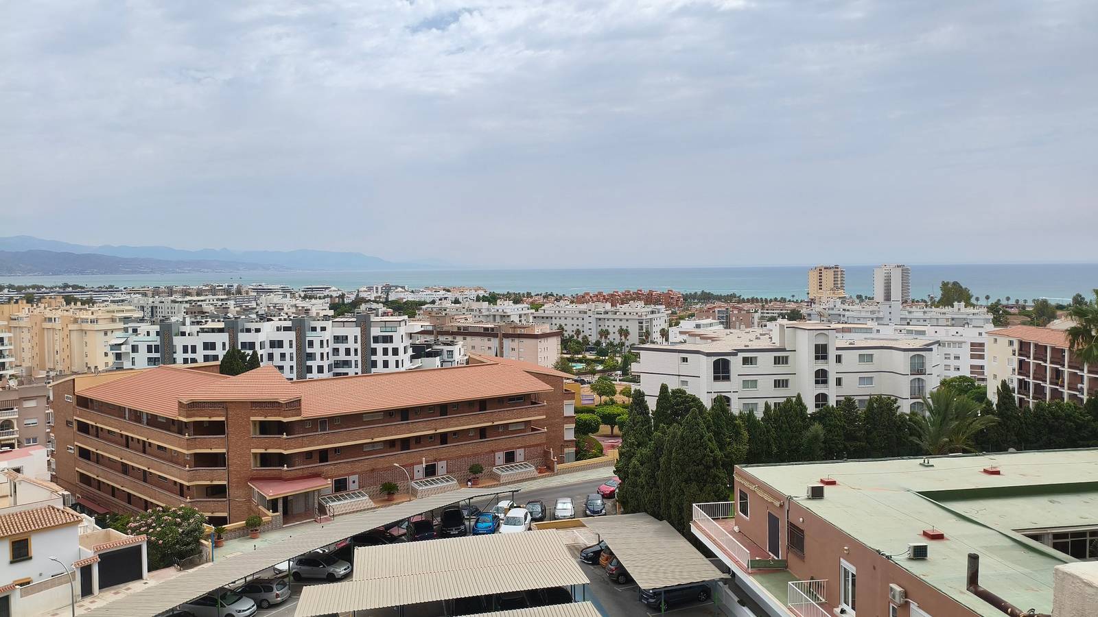 Apartamento entero, Apartamento 'La Colina' con vistas al mar, Wi-Fi y aire acondicionado in La Colina Torremolinos, Torremolinos