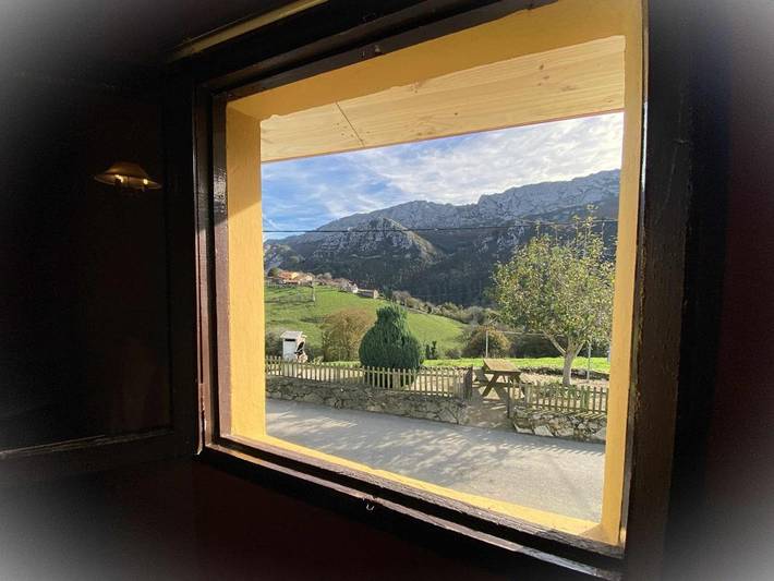 Apartamento para 4 personas, con terraza además de jardín y vistas en Parres