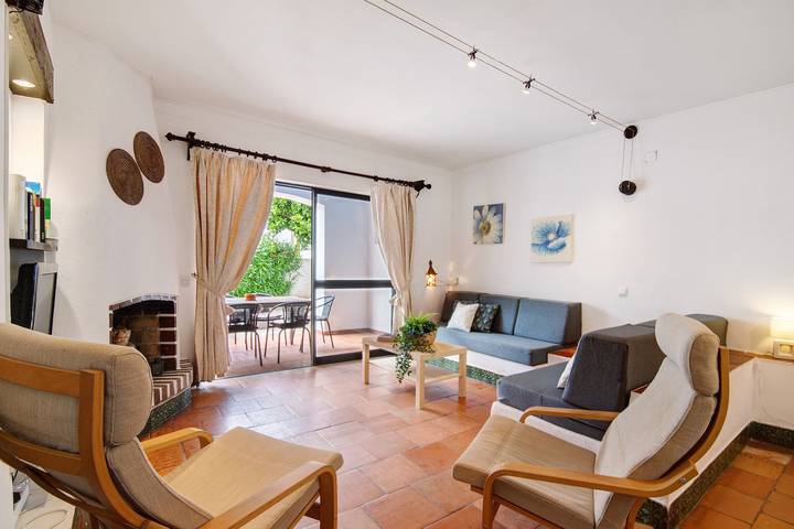 Casa de férias para 6 pessoas, com jardim e varanda em Praia da Oura