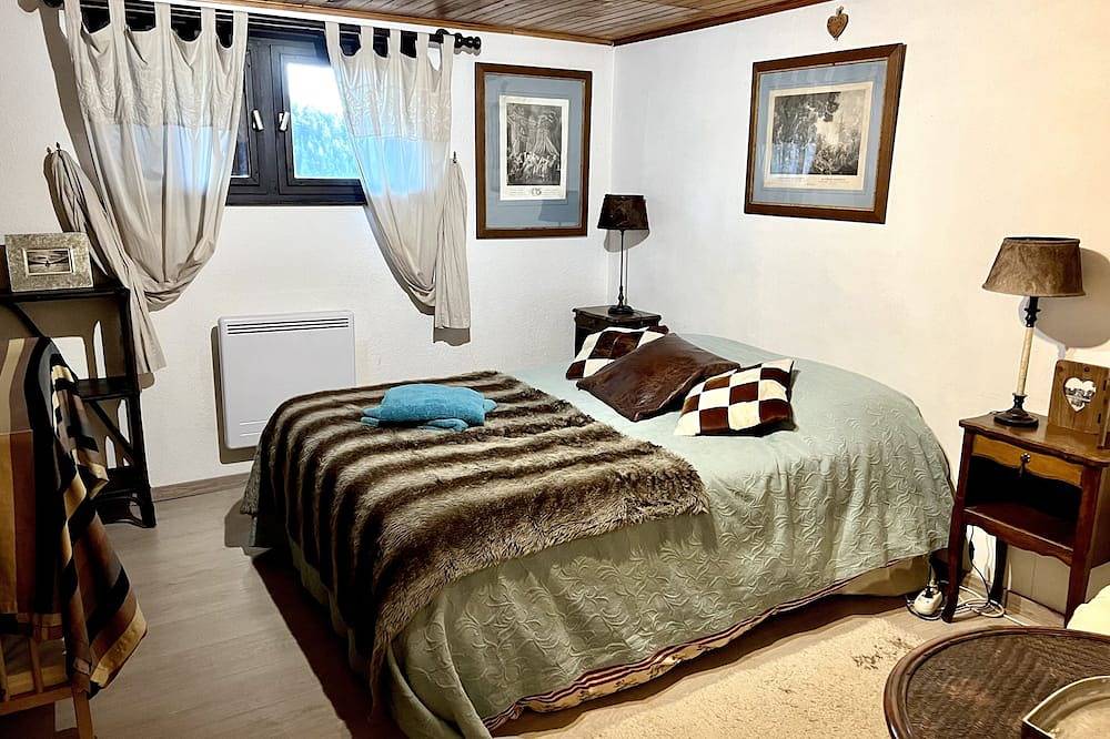 Large, charming chalet with exceptional south-facing view at 900 m altitude, sauna/wifi in Ban-sur-Meurthe-Clefcy, Parc naturel régional des Ballons des Vosges
