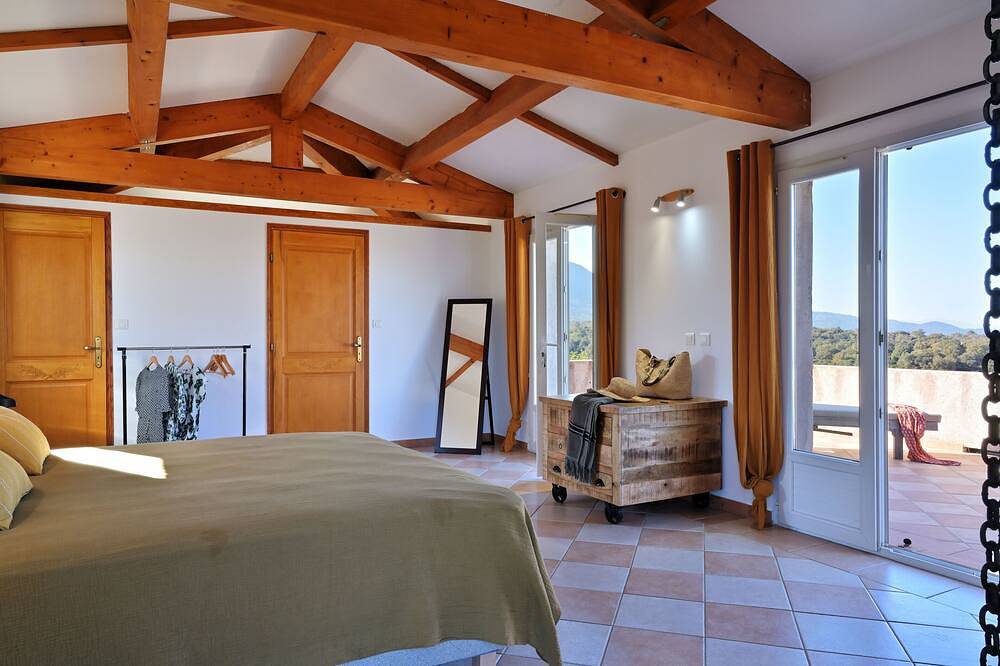 Punta della Guardia Estate, Villa with sea view in a nature reserve, beaches 1.5 Km away in Cervione, Región de Corte