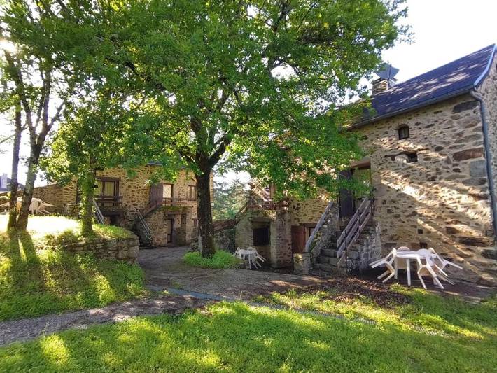 Gîte pour 5 personnes, avec vue et terrasse à Najac