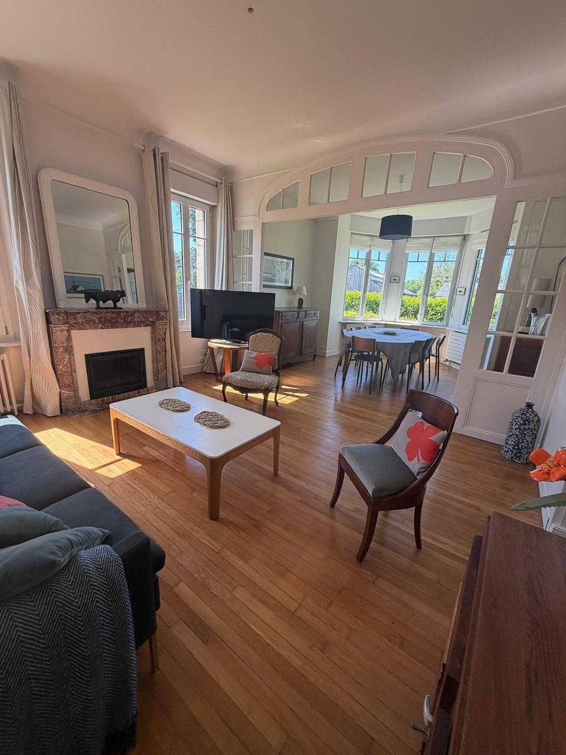 Bright house in the heart of Minihic sur Rance in Le Minihic-sur-Rance, Saint-Malo und Umgebung