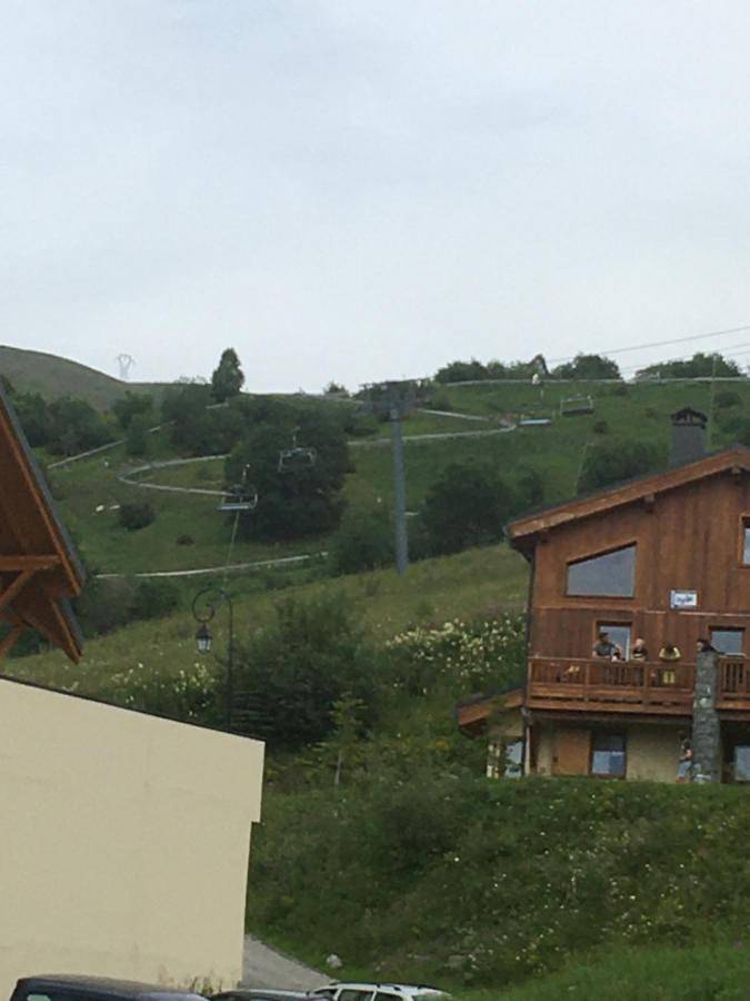 Gîte pour 5 personnes, avec bassin pour enfant ainsi que balcon et vue dans Office De Tourisme De Saint Francois Longchamp - 2