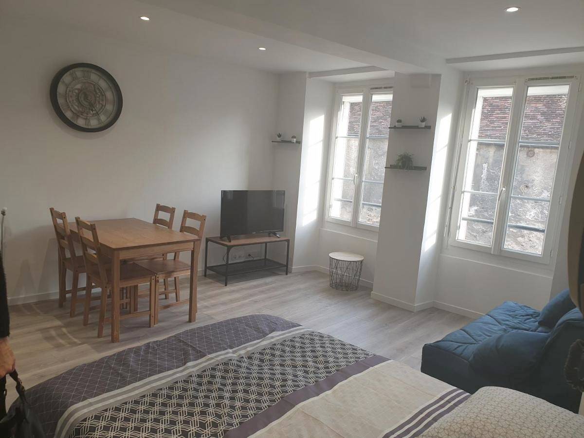 Appartement entier, Inobello proche Chateau Chantilly Parc Asterix in Vineuil-Saint-Firmin, Oise