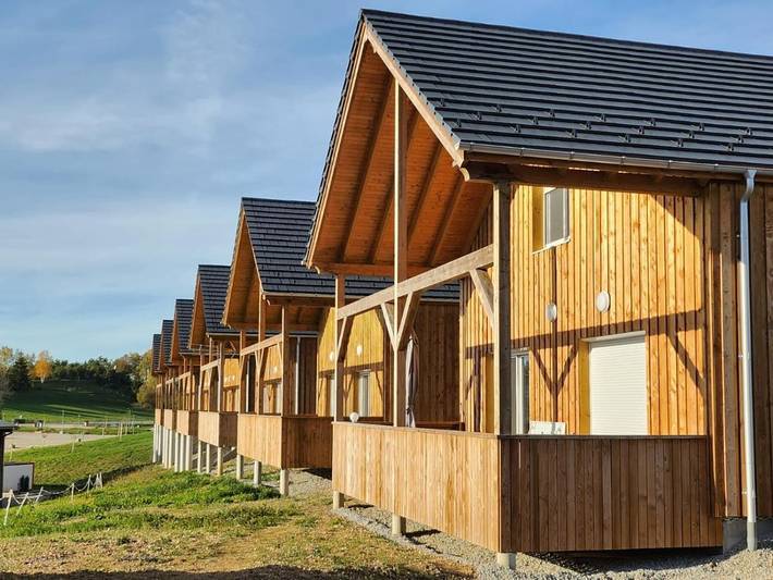 Chambre d’hôte pour 2 personnes, avec Terrasse dans Centre équetre Jura-Sud
