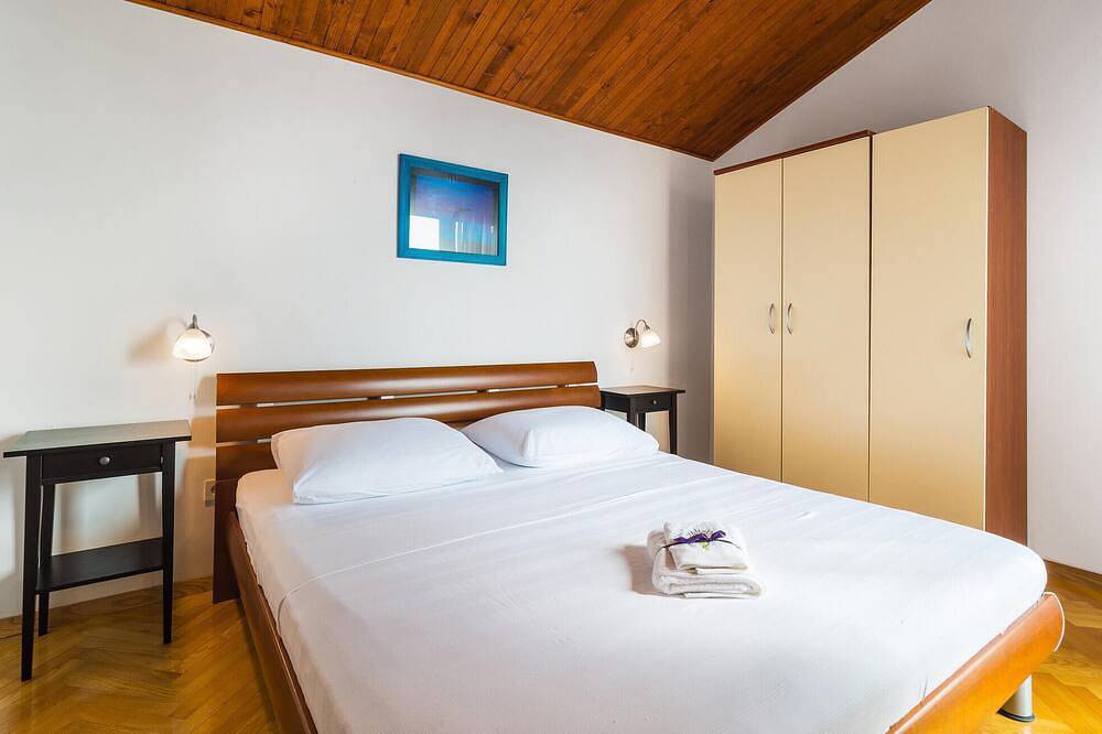 Prachtig huis met 4 slaapkamers in. in Pisak, Split-Dalmatië