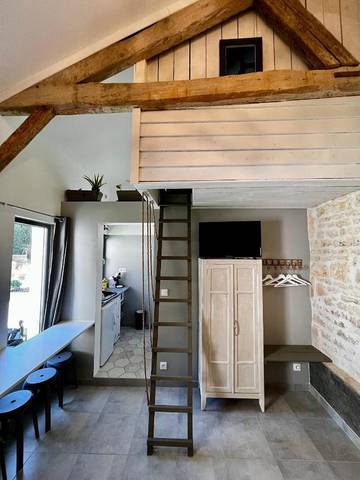 Cottage pour 4 personnes, avec jacuzzi et sauna ainsi que piscine et jardin à Sainte-Gemme-la-Plaine