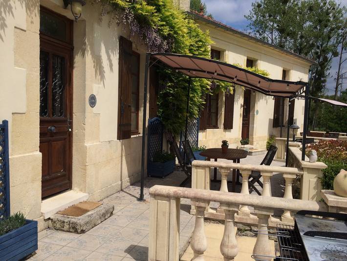 Gîte pour 4 personnes, avec piscine à Cherves-Richemont - 2